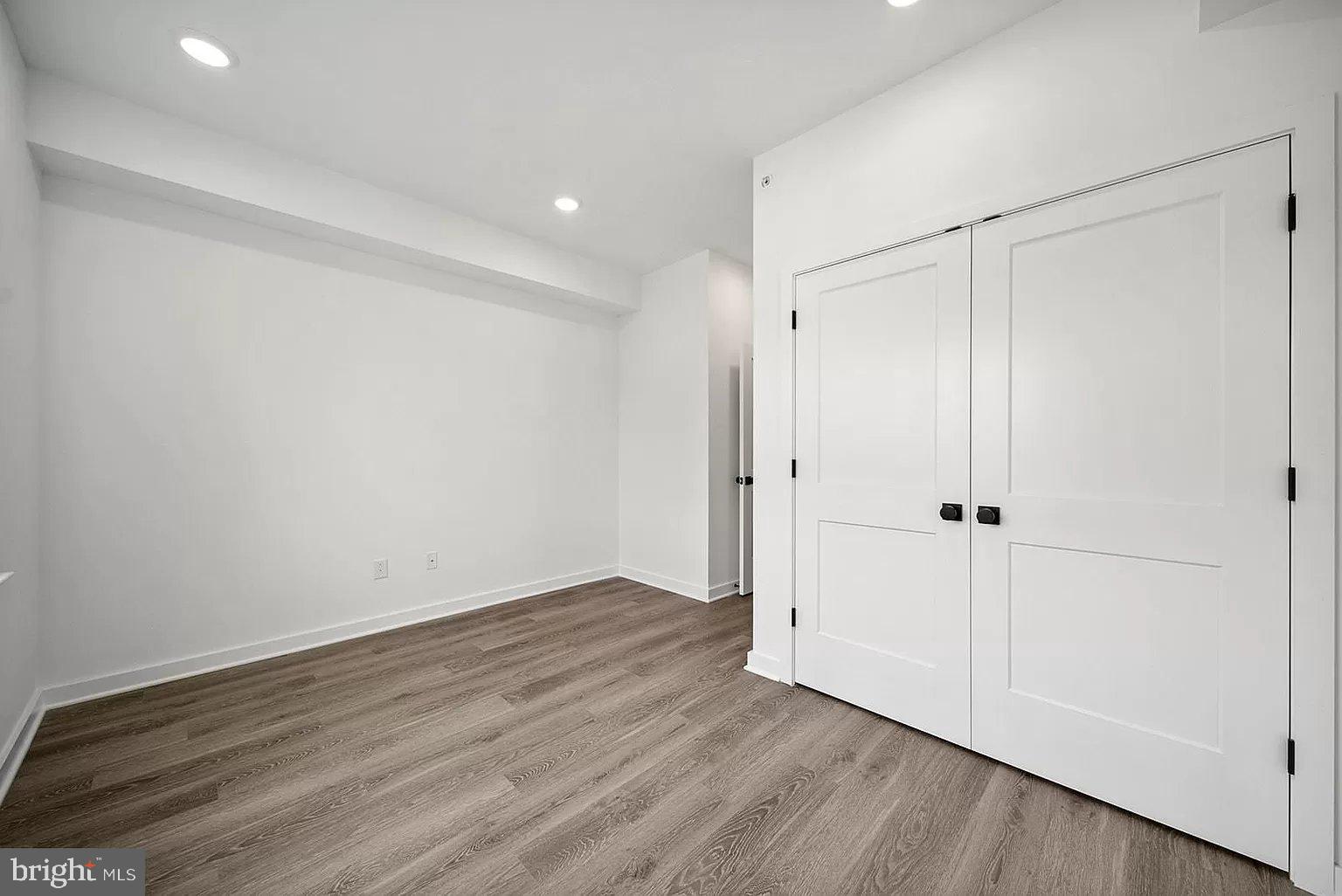 1305 W CLEARFIELD ST #2