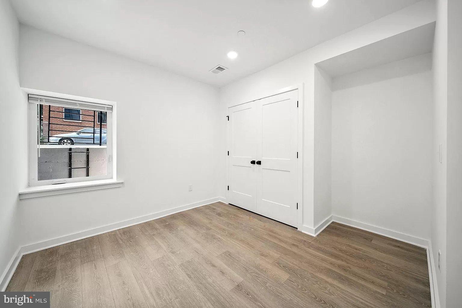 1305 W CLEARFIELD ST #2