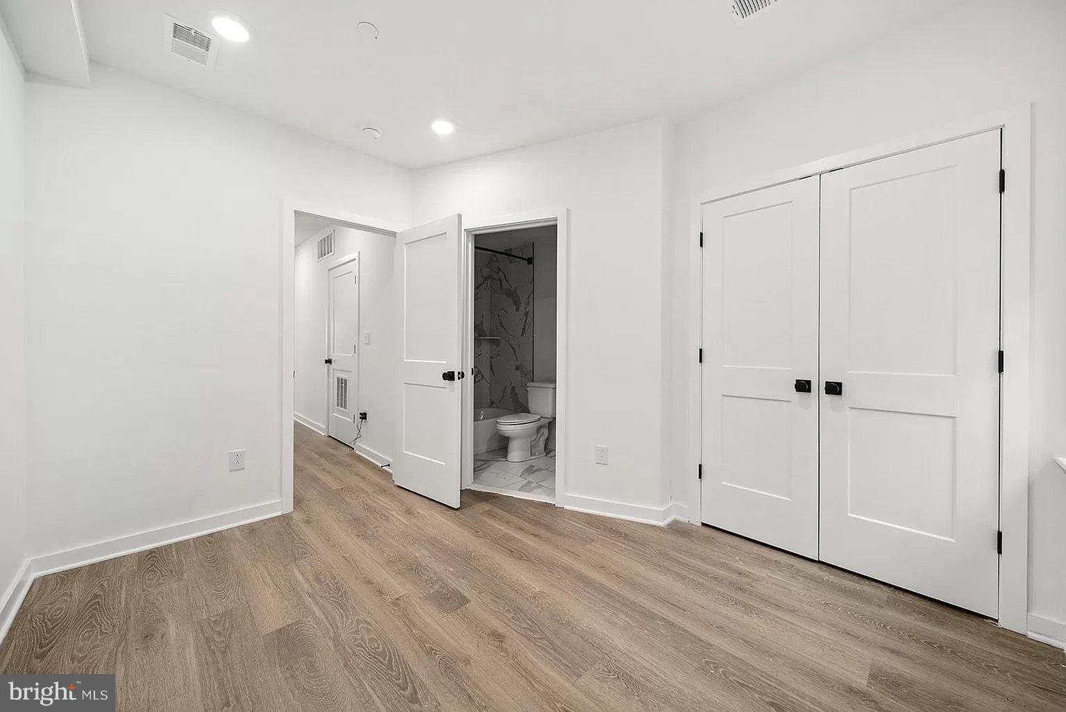 1305 W CLEARFIELD ST #2