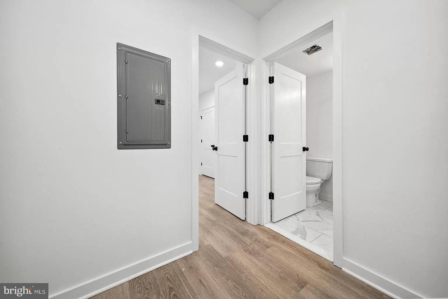 1305 W CLEARFIELD ST #2