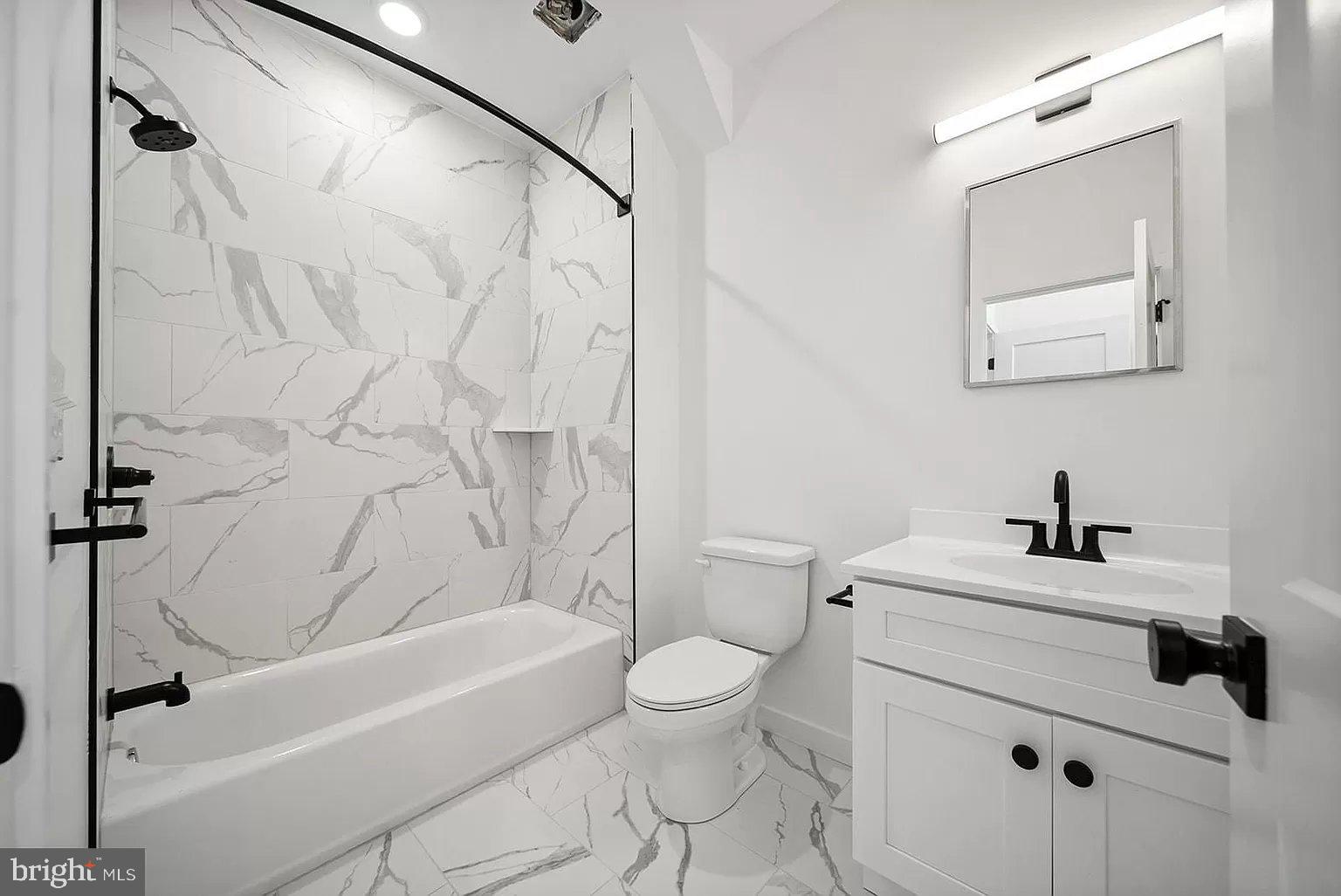 1305 W CLEARFIELD ST #2