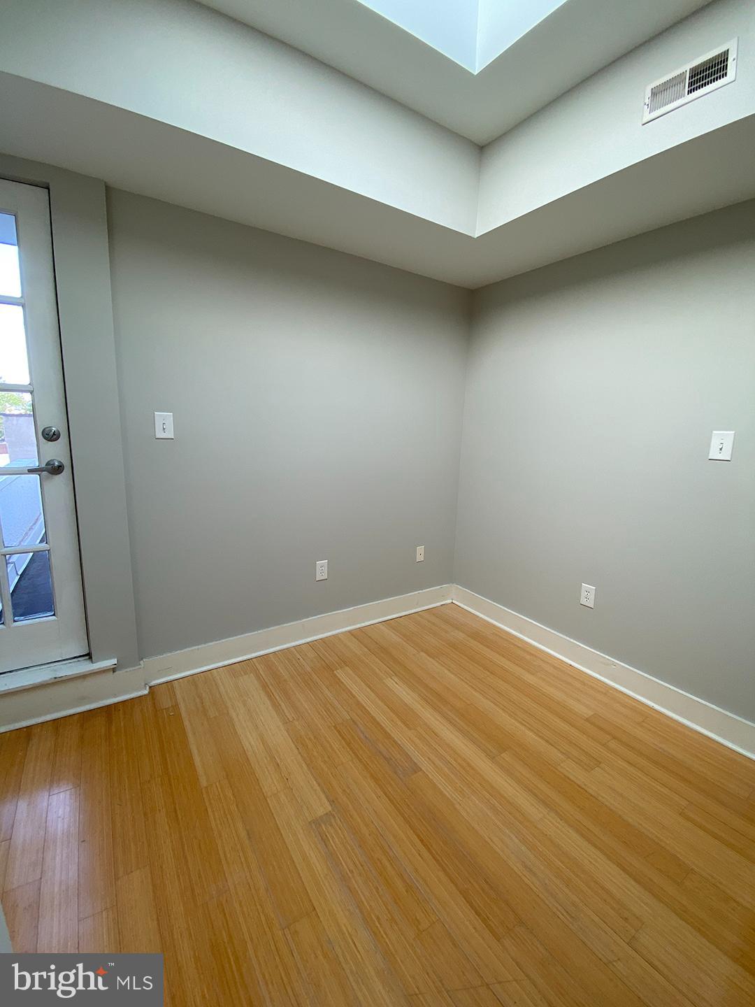 1814 CHRISTIAN ST #3