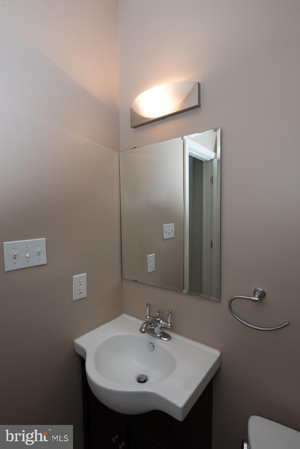 1814 CHRISTIAN ST #3