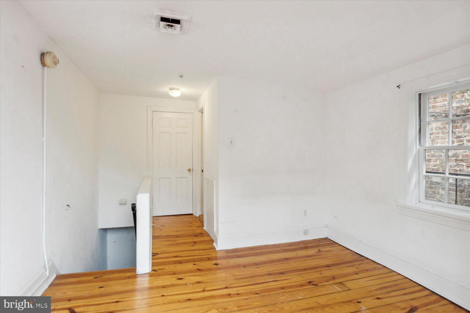 412 SPRUCE ST #4