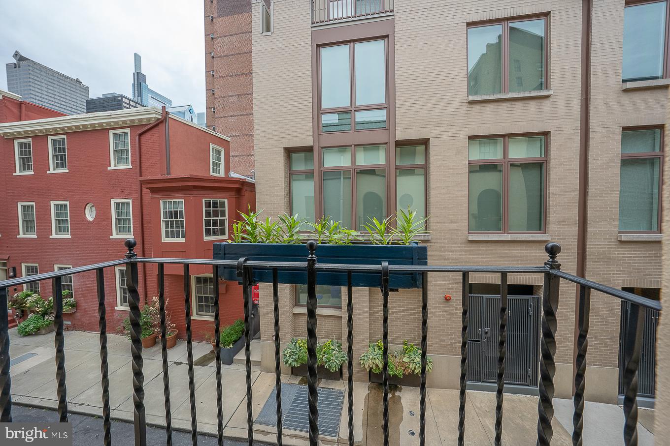 118 S VAN PELT ST