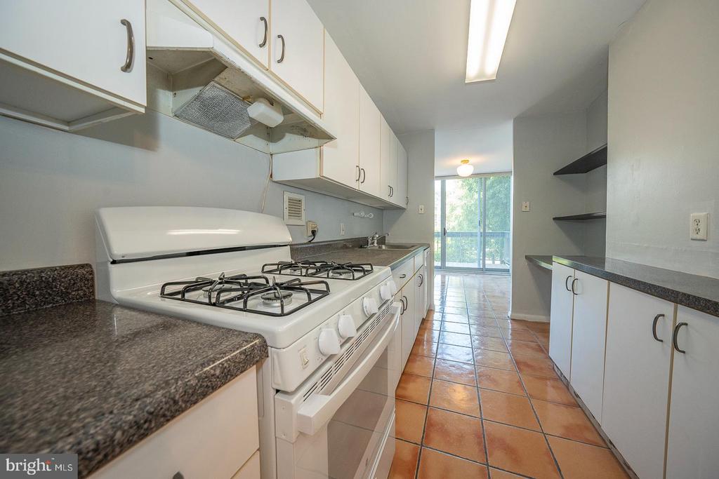 3600 CONSHOHOCKEN AVE #202