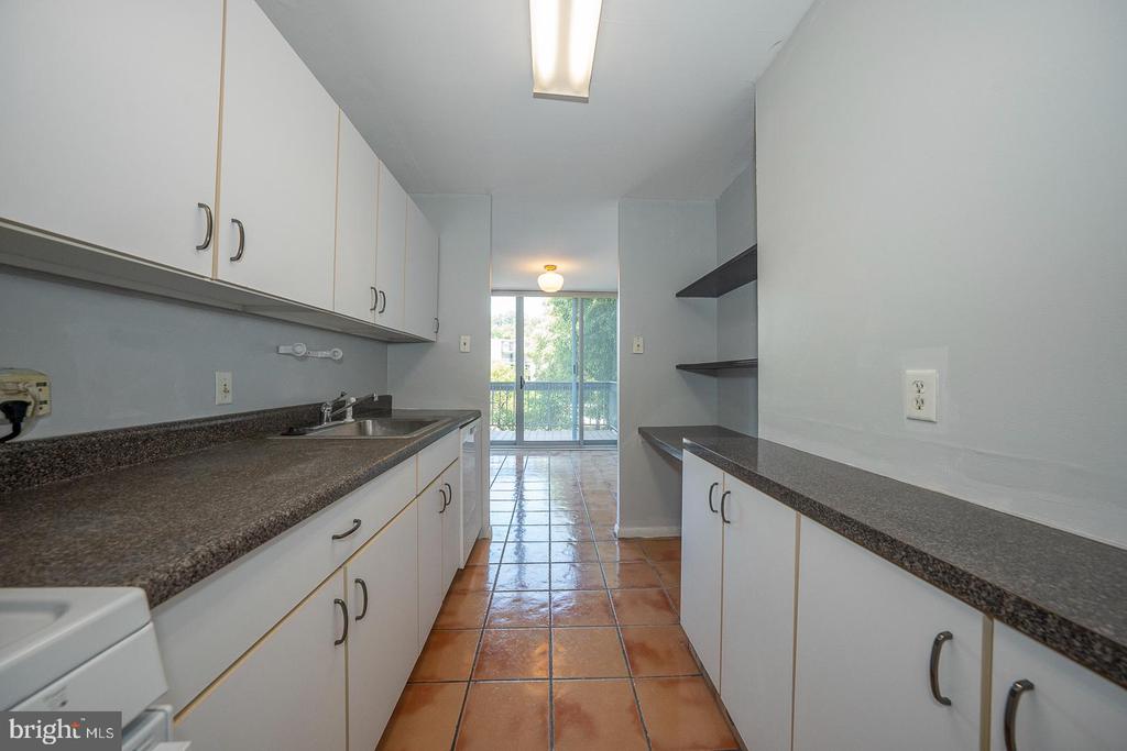 3600 CONSHOHOCKEN AVE #202