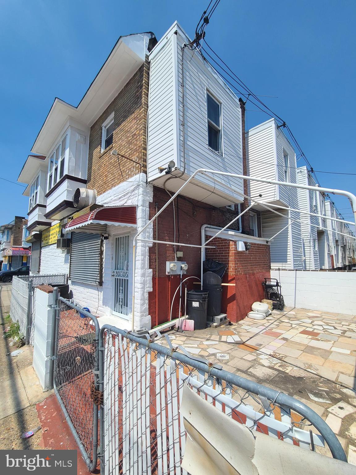 899 Granite St