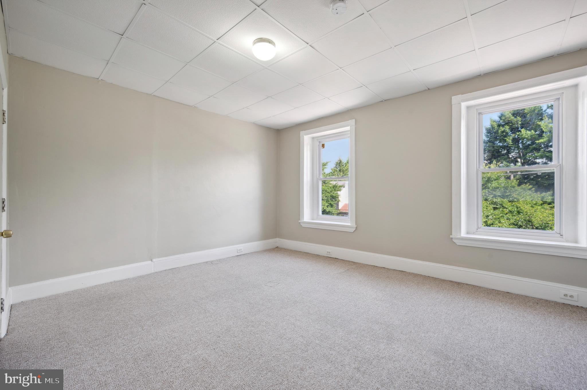 562 DUPONT ST #1