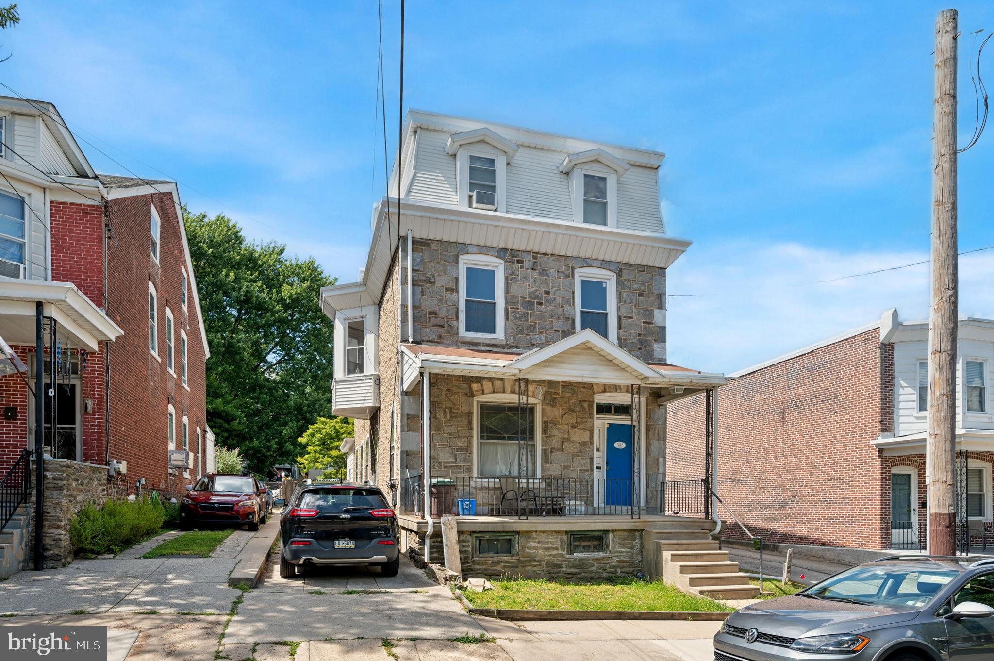 562 DUPONT ST #1