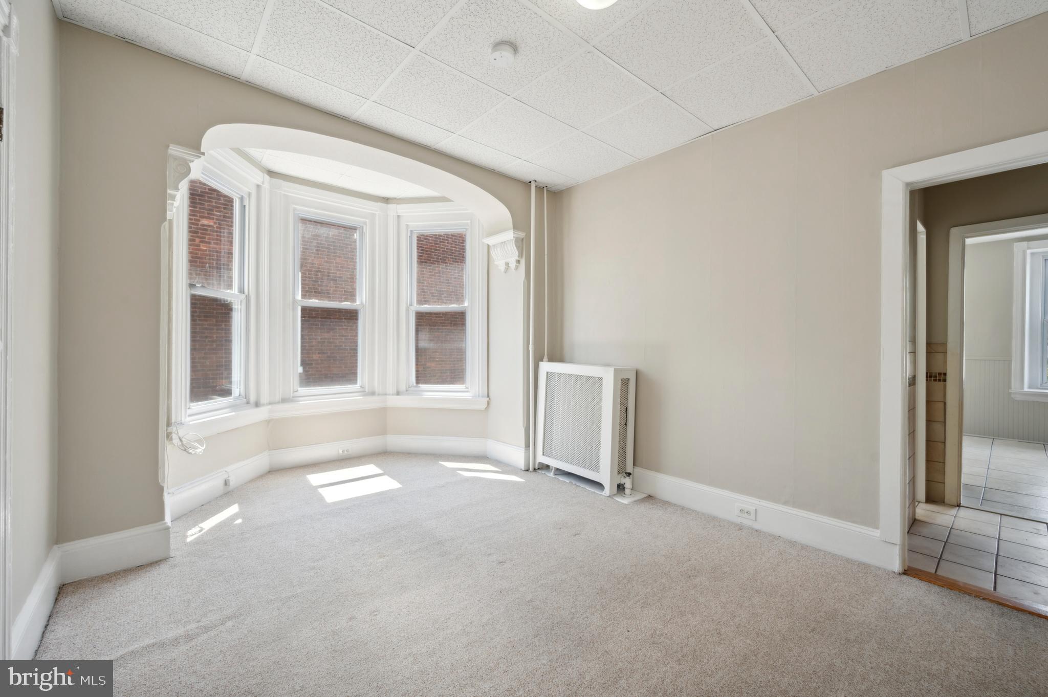 562 DUPONT ST #1