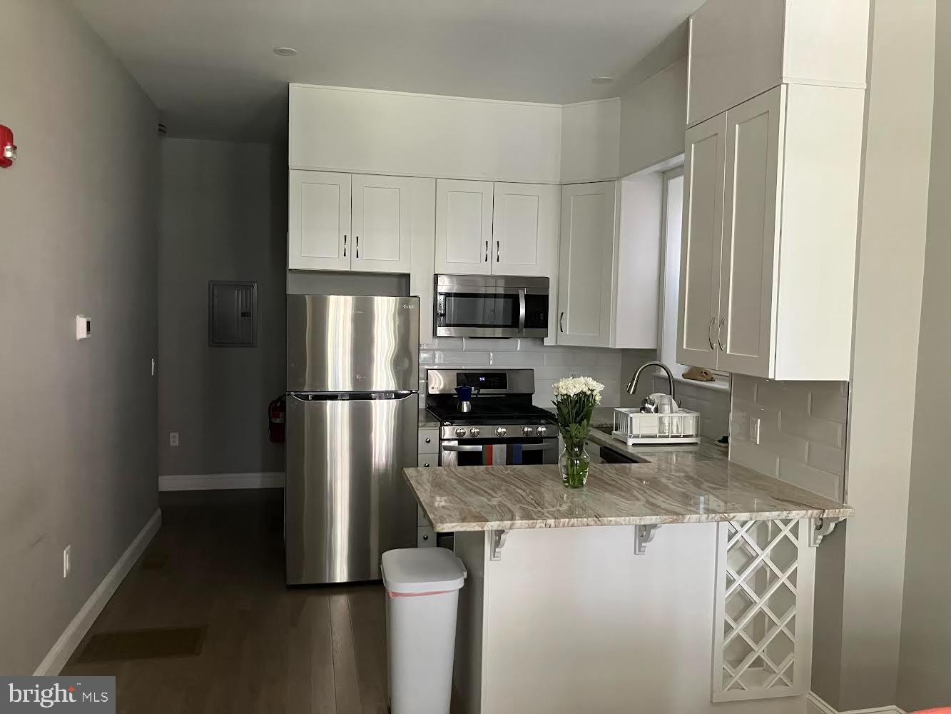 216 BUCKINGHAM PL #1