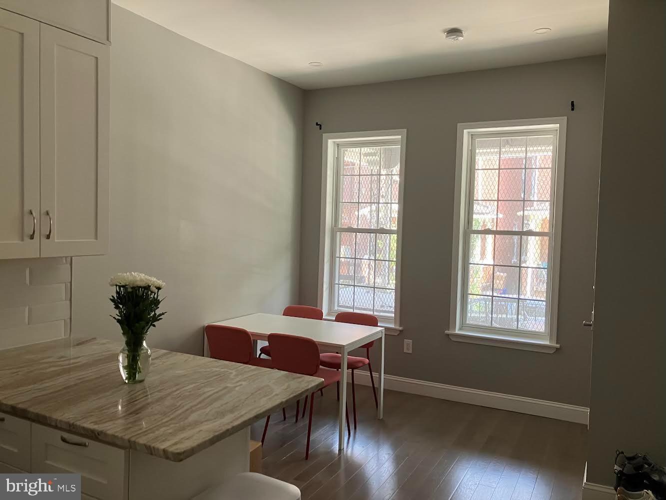 216 BUCKINGHAM PL #1