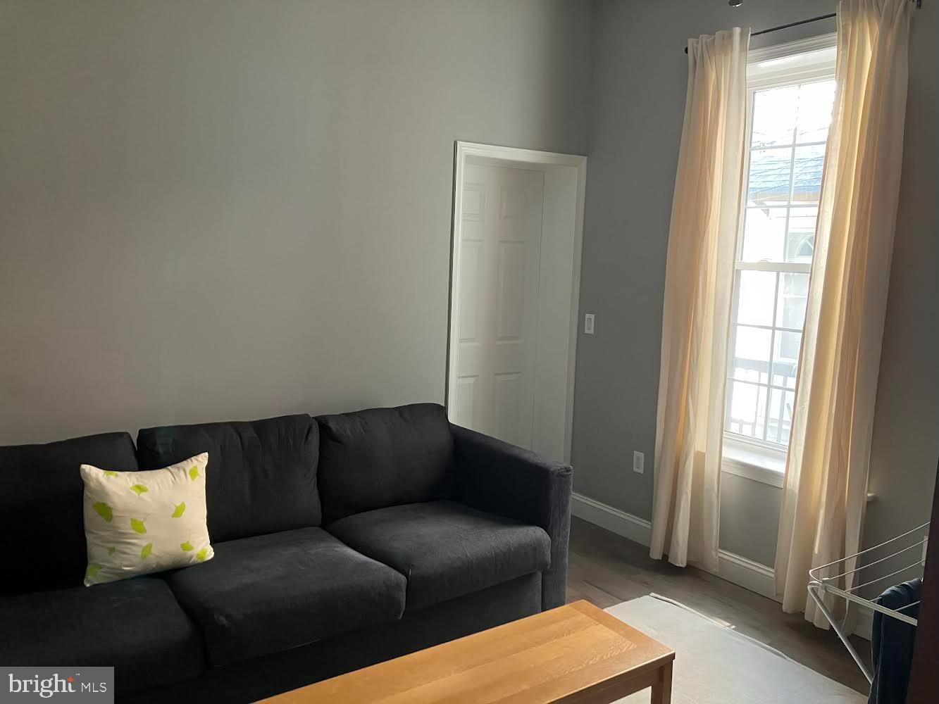 216 BUCKINGHAM PL #1