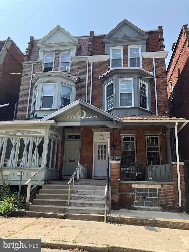 216 BUCKINGHAM PL #1