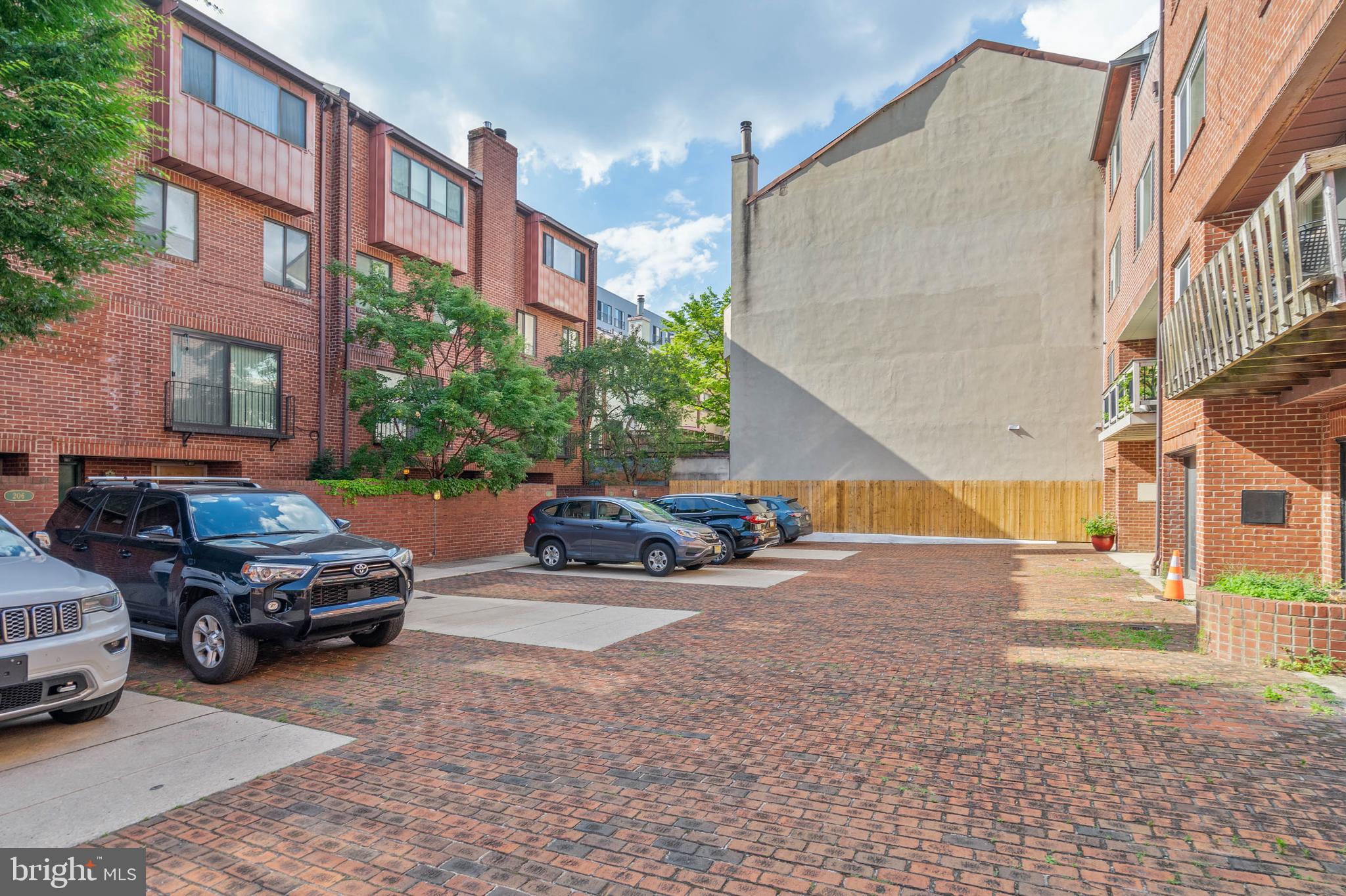 2213-25 Race St #205