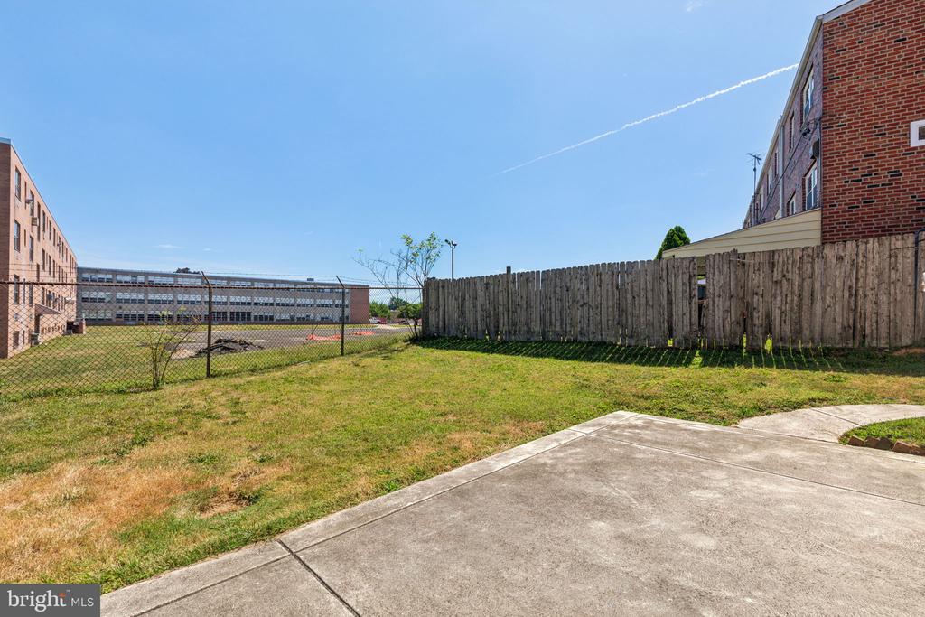 3415 Brookview Rd