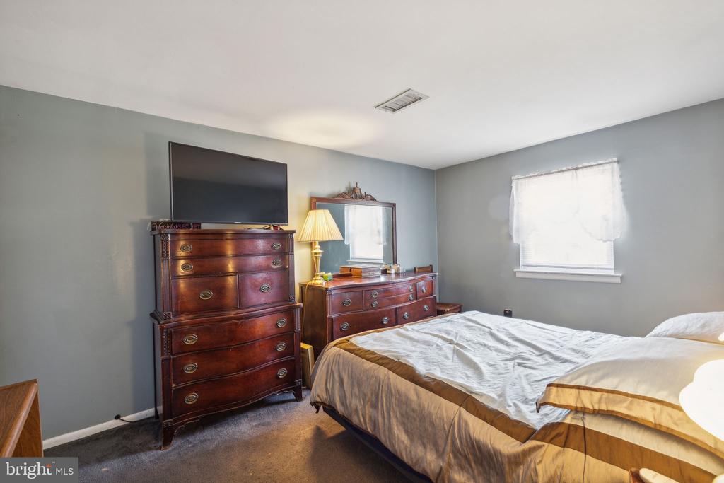3415 Brookview Rd