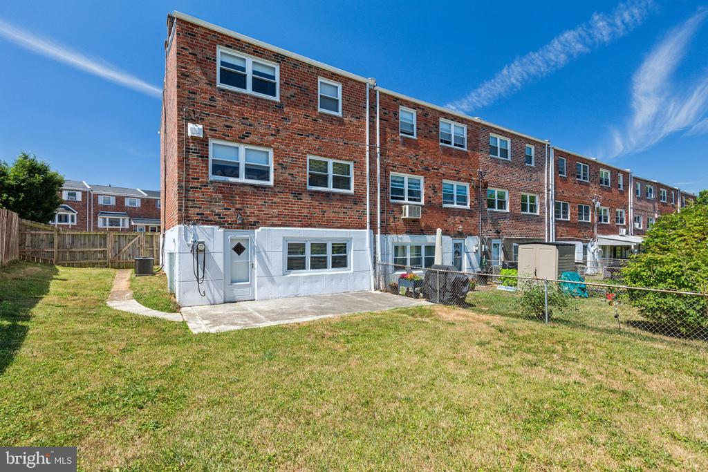 3415 Brookview Rd