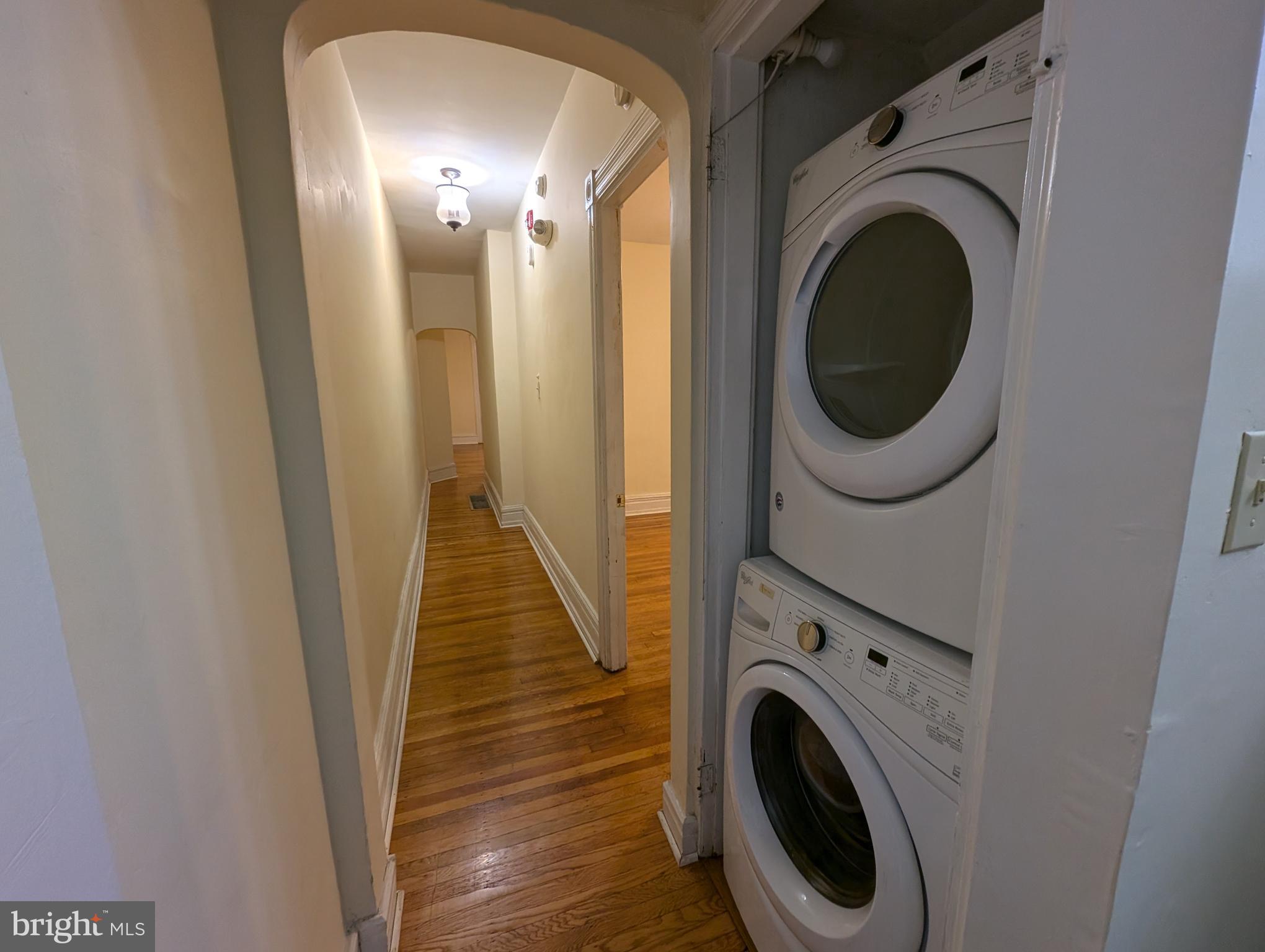 304 W SCHOOL HOUSE LN #1ST FLR