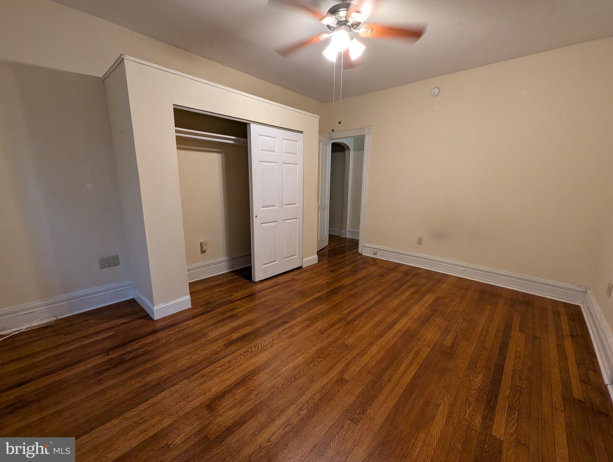 304 W SCHOOL HOUSE LN #1ST FLR