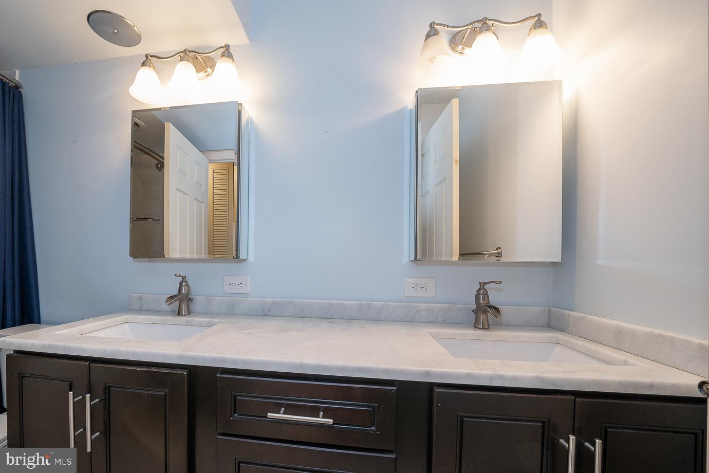 1919 Chestnut St #517