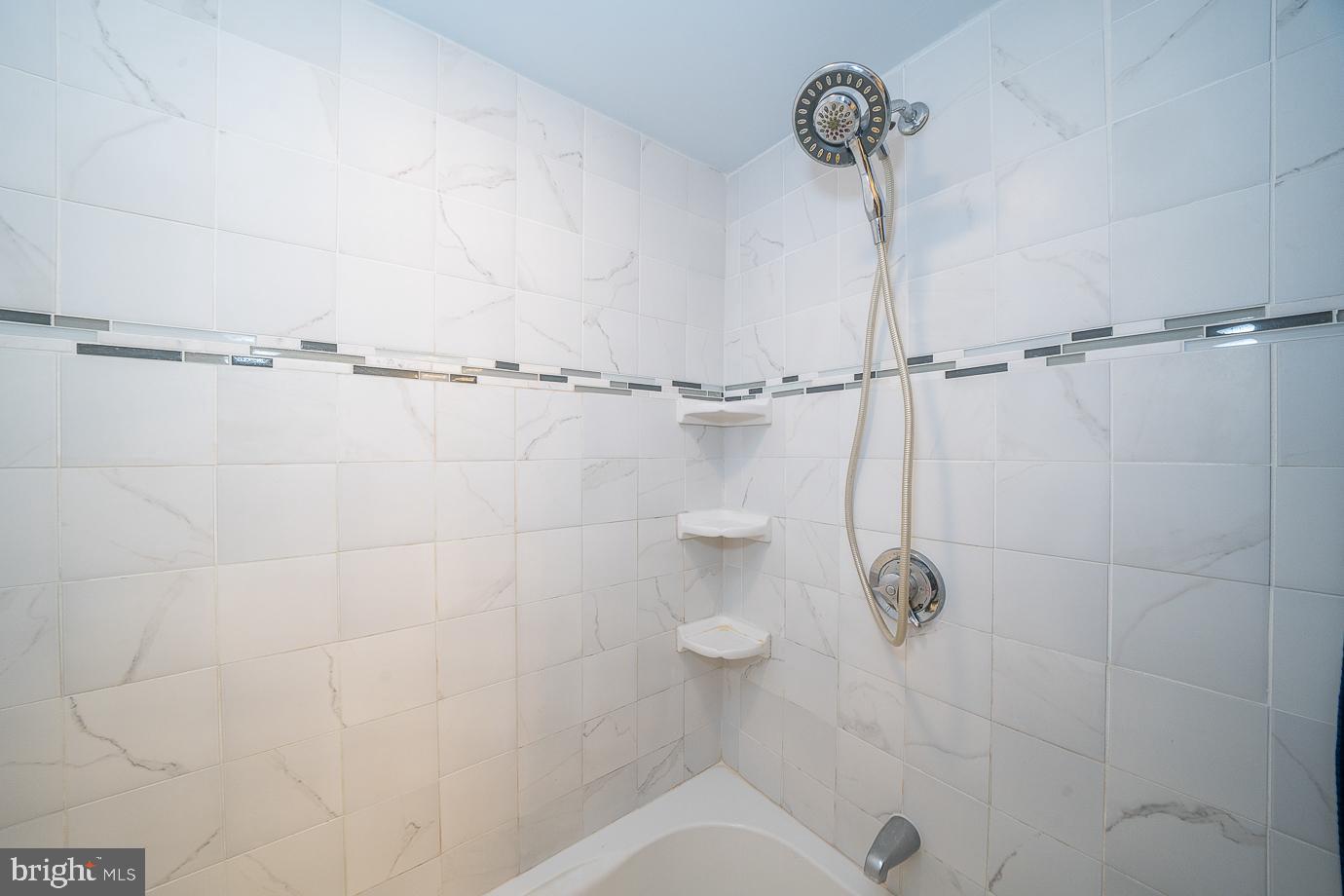 1919 Chestnut St #517