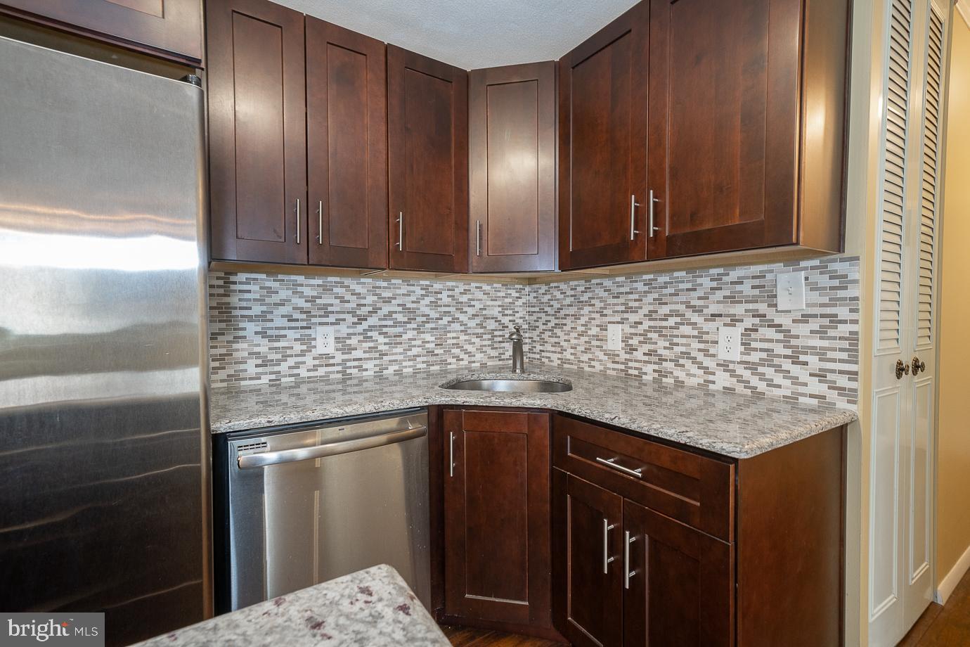 1919 Chestnut St #517