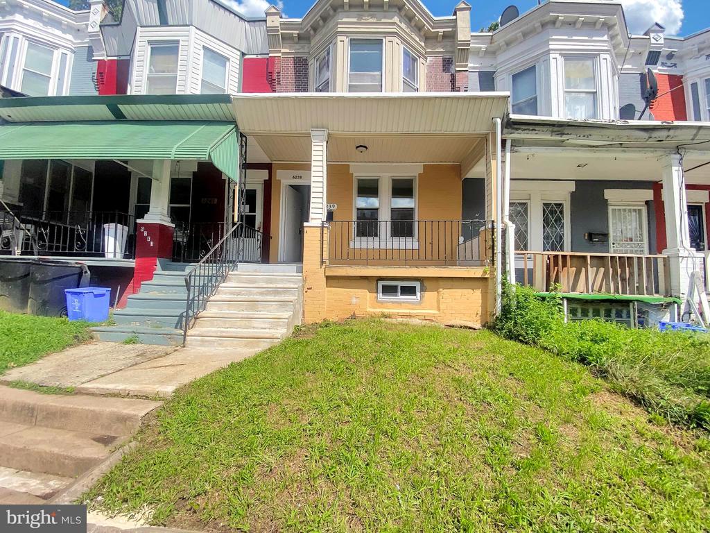 6239 N Norwood St