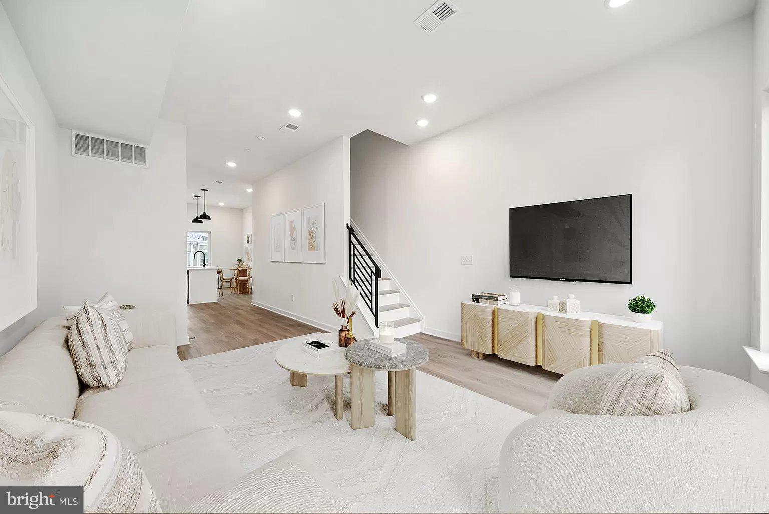 1301 W CLEARFIELD ST #A