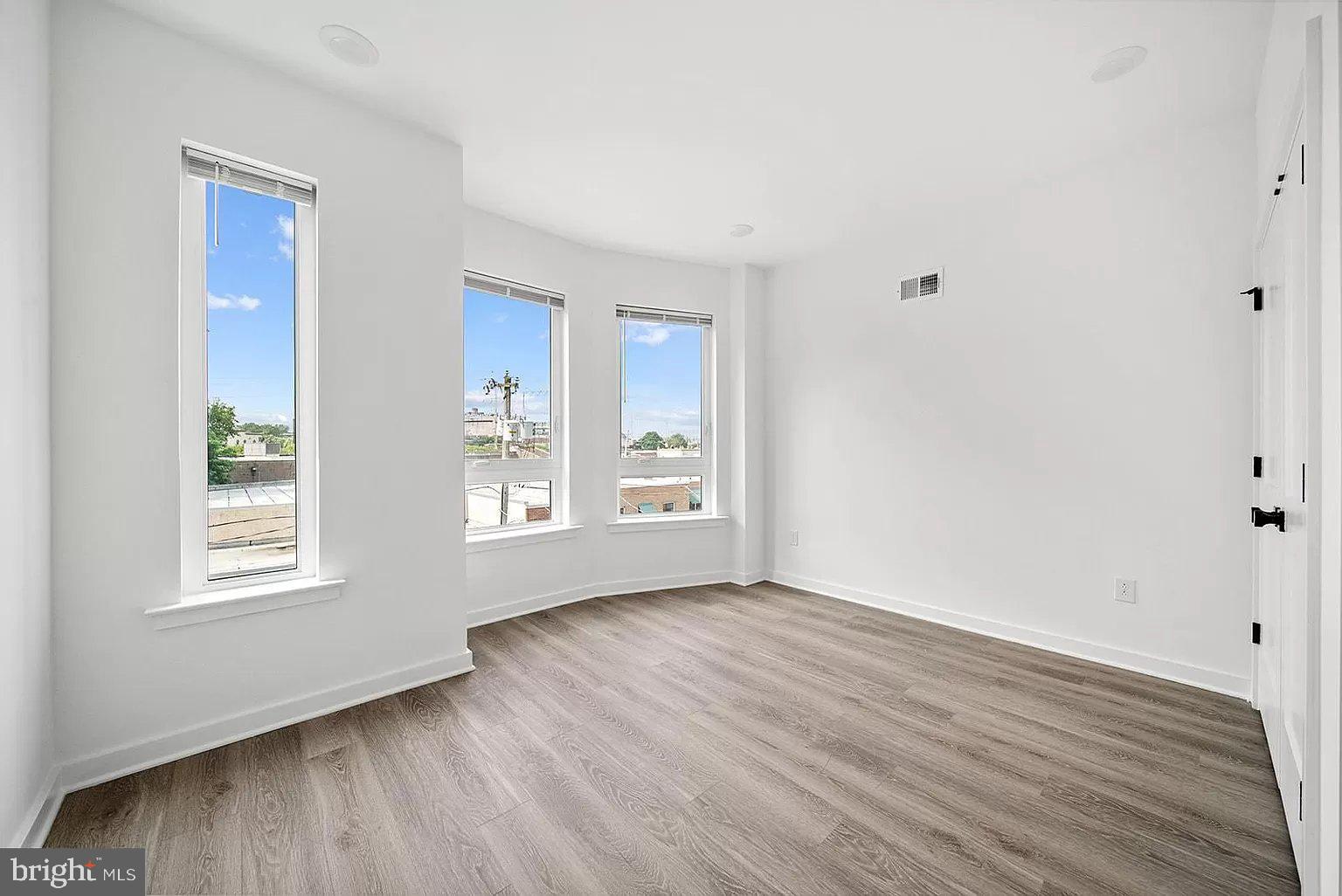 1309 W CLEARFIELD ST #B