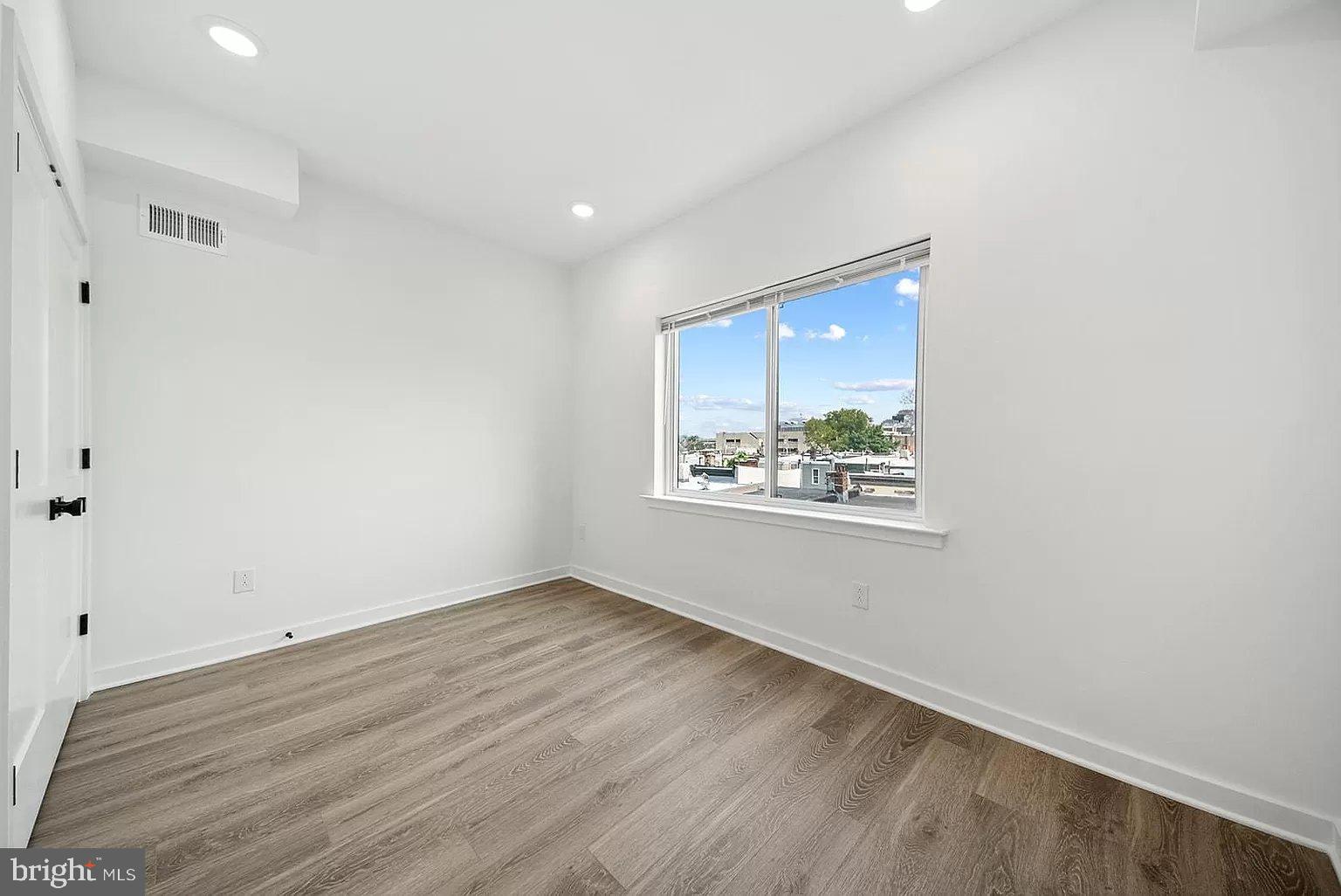 1309 W CLEARFIELD ST #B