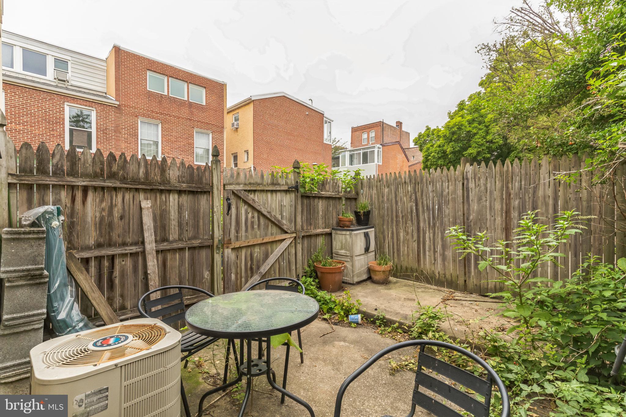 921 LOMBARD ST #C