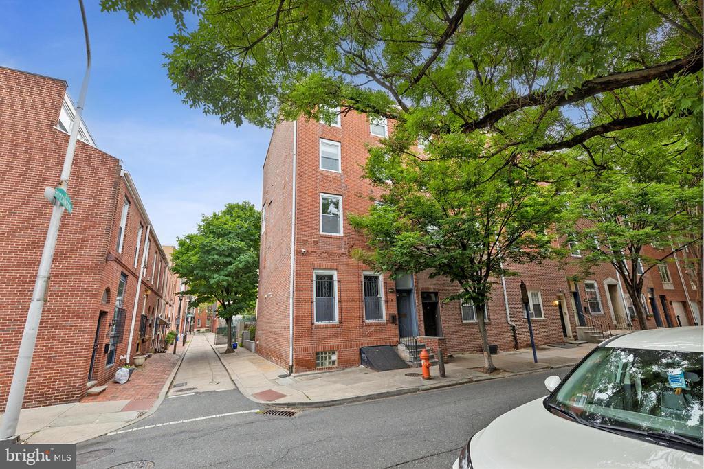 921 LOMBARD ST #C