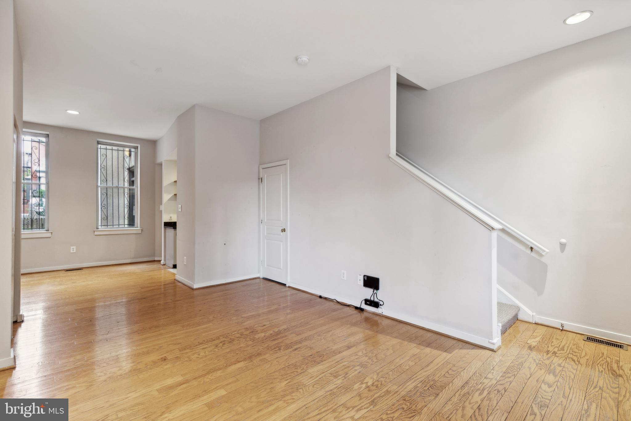 921 LOMBARD ST #C
