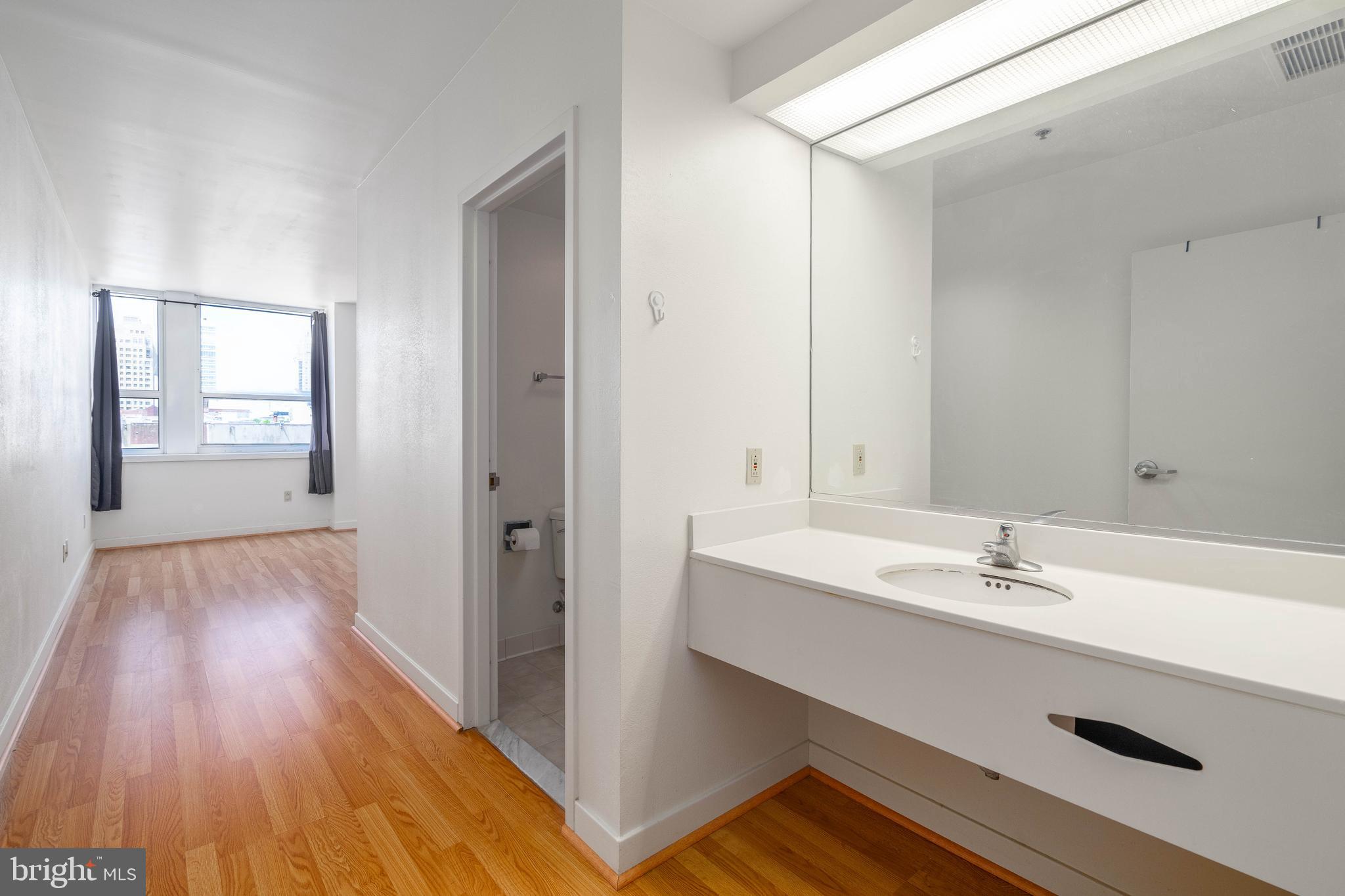 1100 Vine St #415