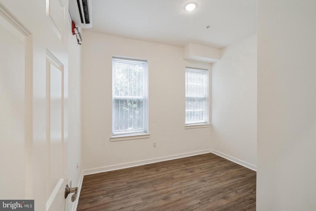 407 S 42ND ST #1F