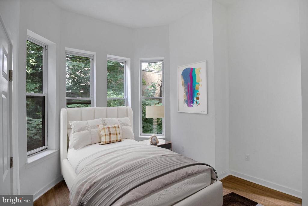 407 S 42ND ST #1F