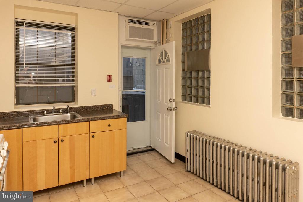 1837 S 18TH ST #1ST FLOOR