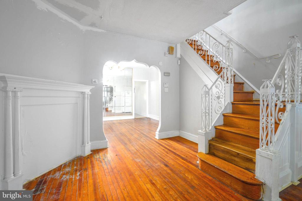 6145 Haverford Ave