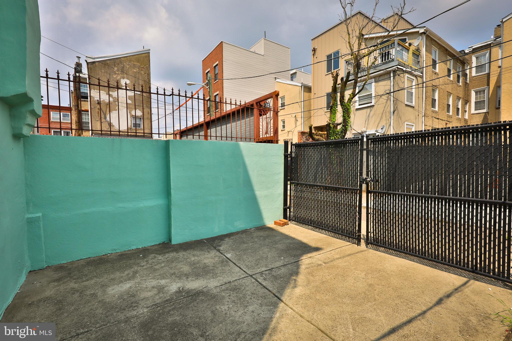 1127 Green St