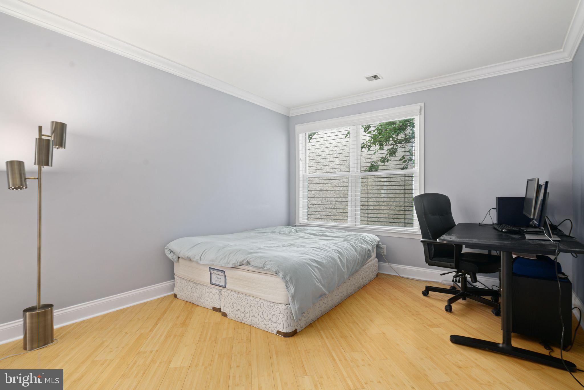 2550 Grays Ferry Ave