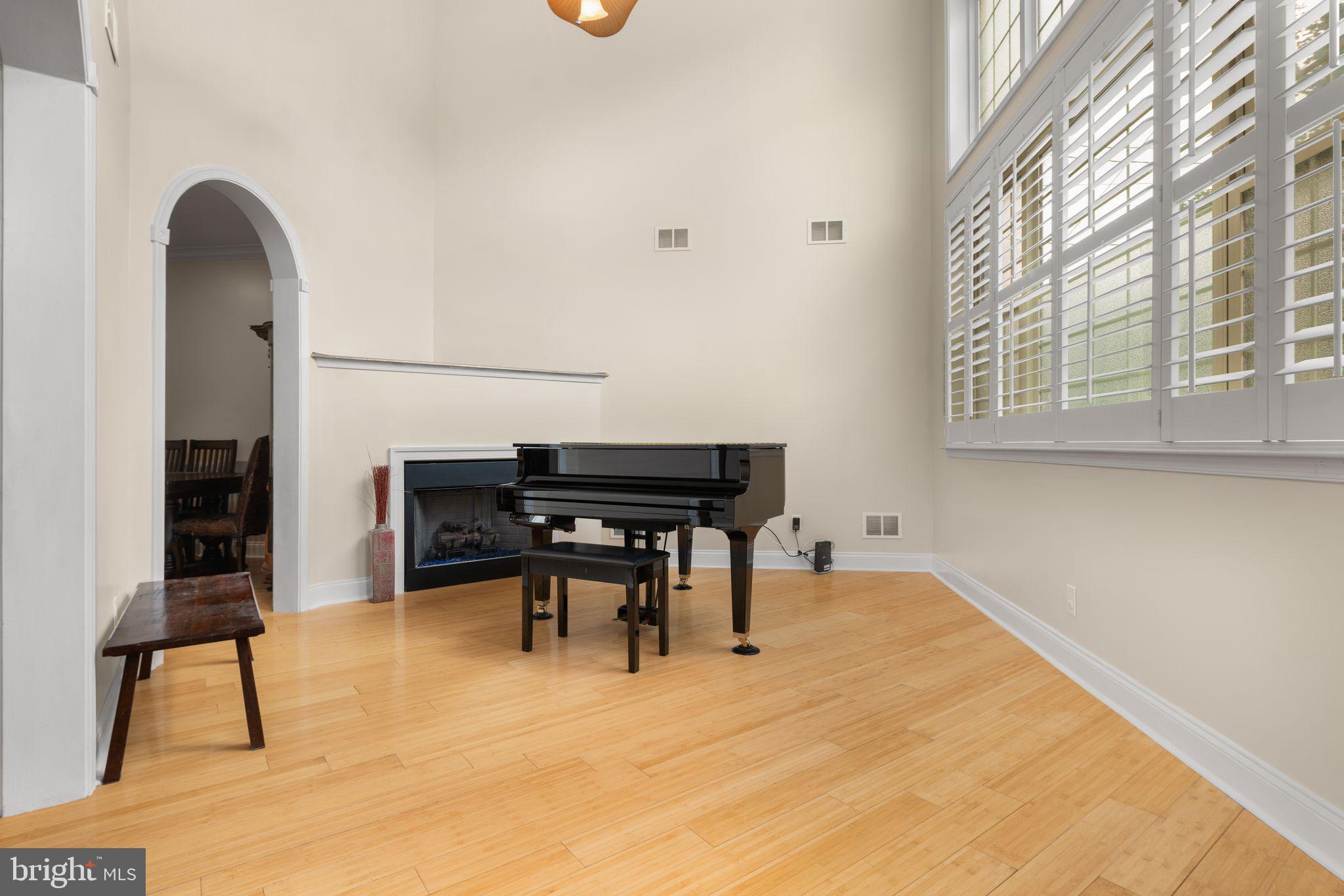 2550 Grays Ferry Ave