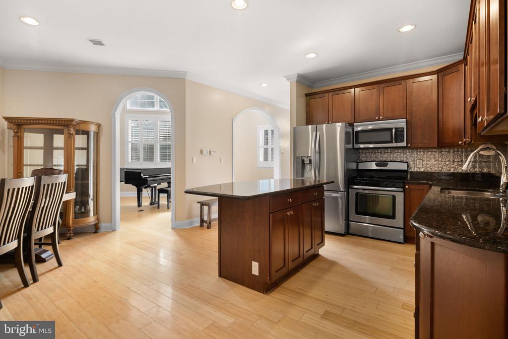 2550 Grays Ferry Ave