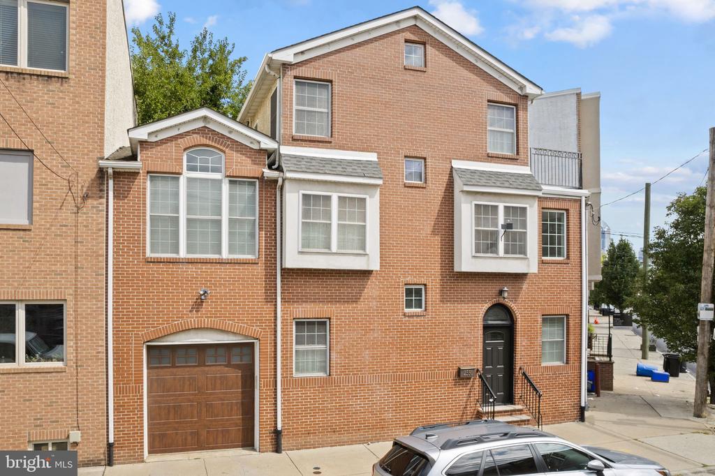 2550 Grays Ferry Ave