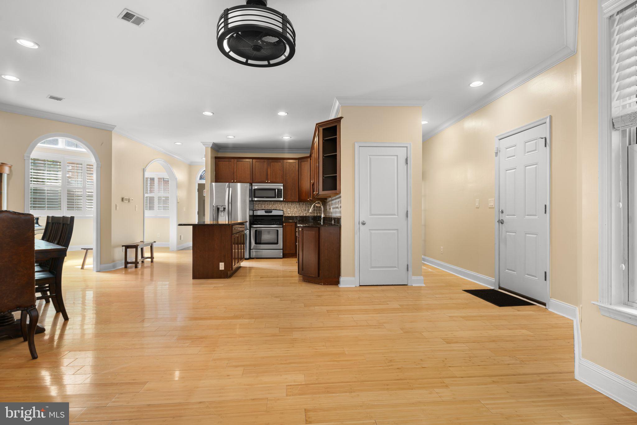 2550 Grays Ferry Ave