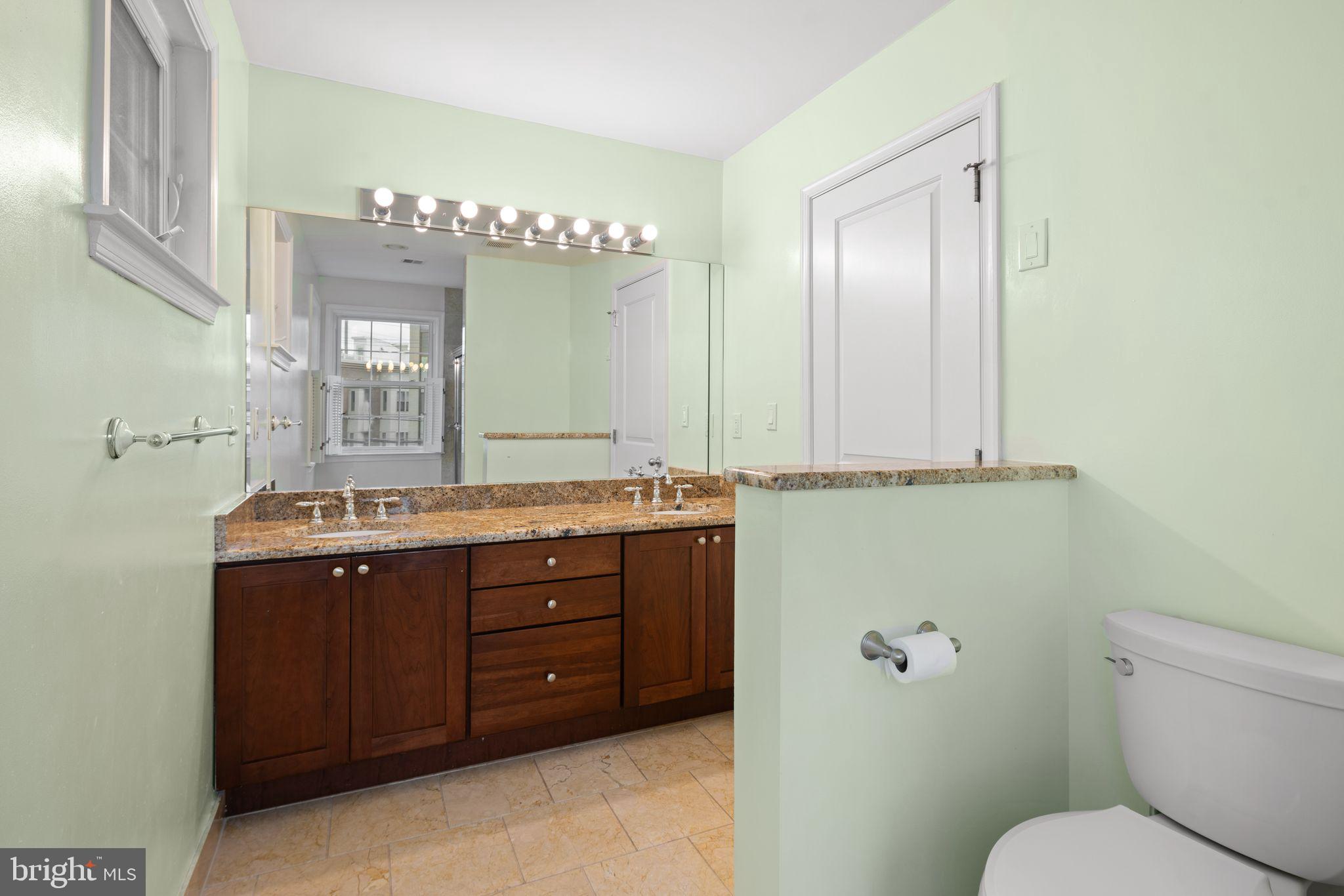 2550 Grays Ferry Ave