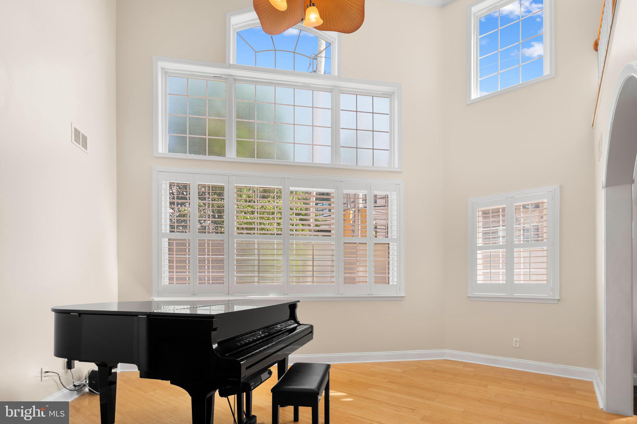 2550 Grays Ferry Ave