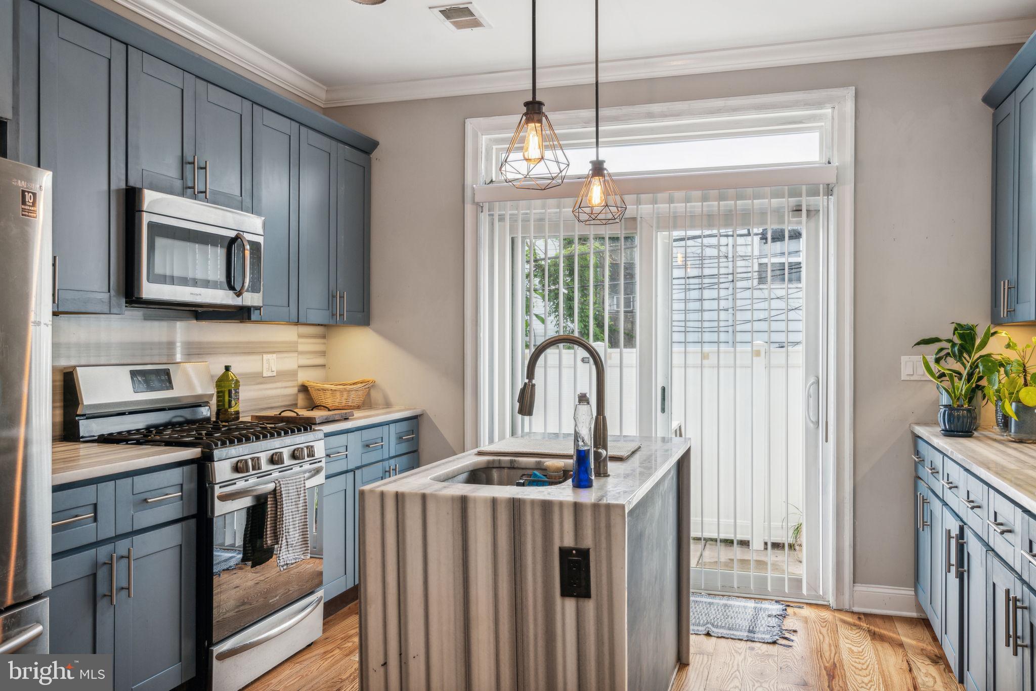 1444 N MYRTLEWOOD ST