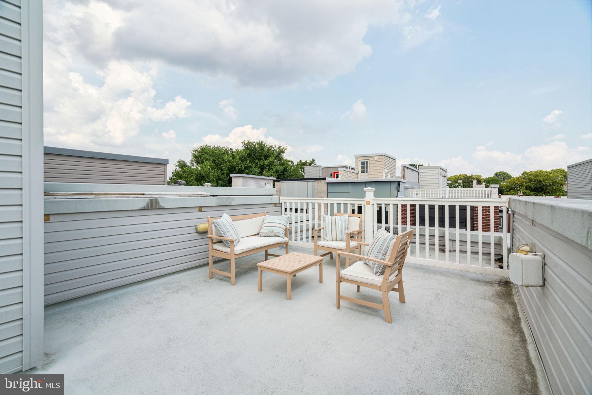 1444 N MYRTLEWOOD ST